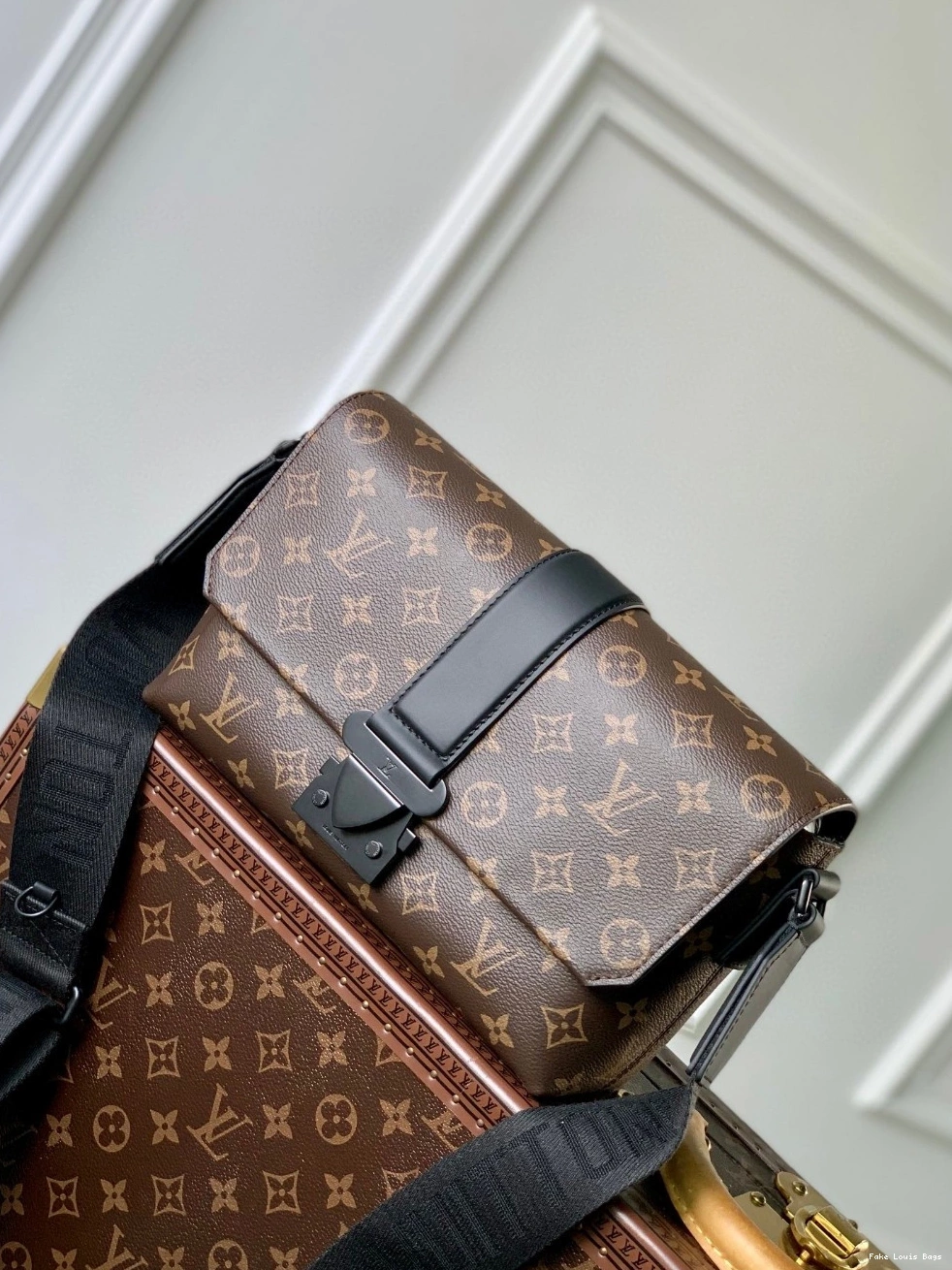 Repzbay VUITTON S-Cape Messenger LOUIS 0808